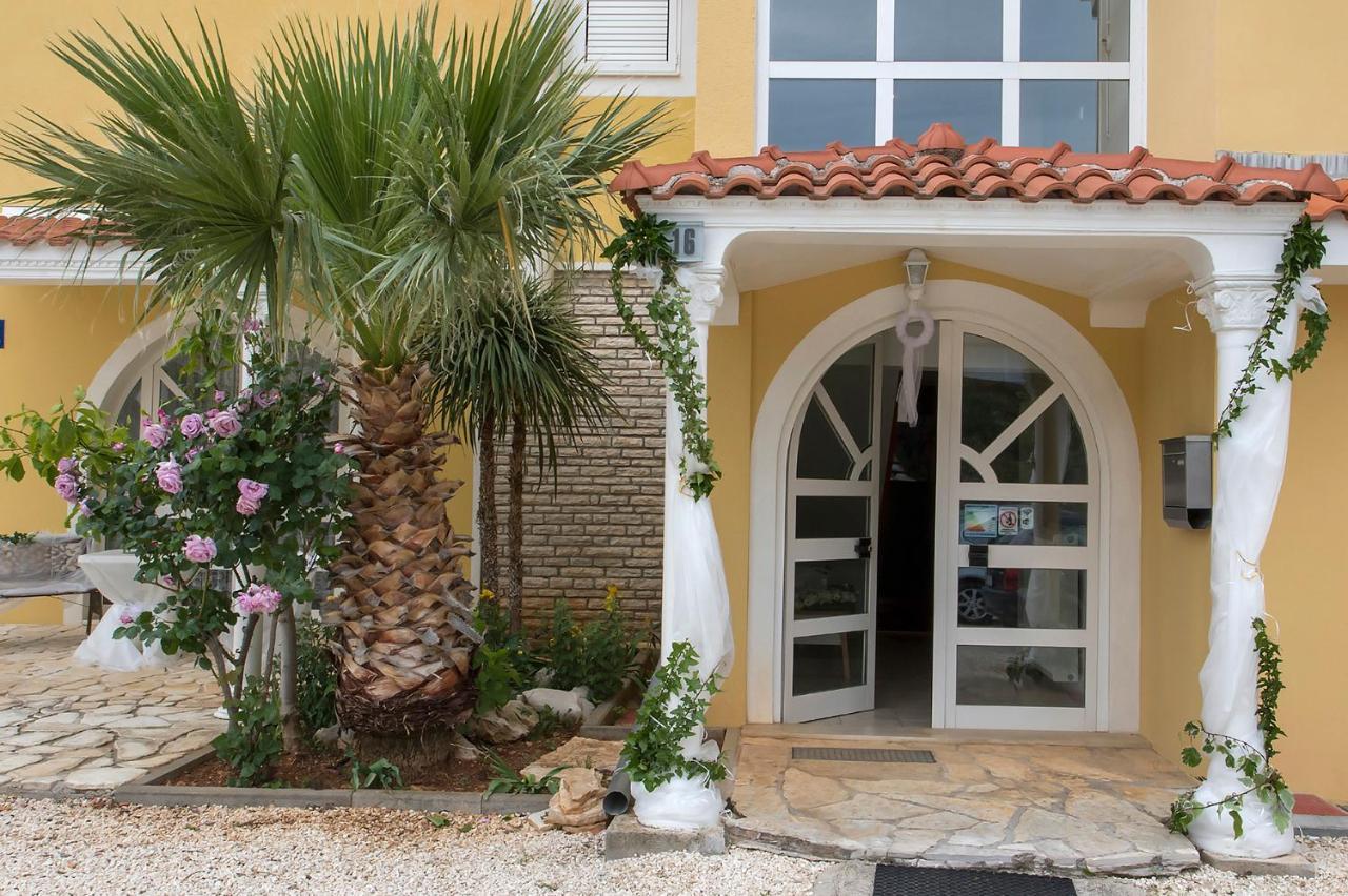 Apartments Villa Broca 布罗达里卡 外观 照片